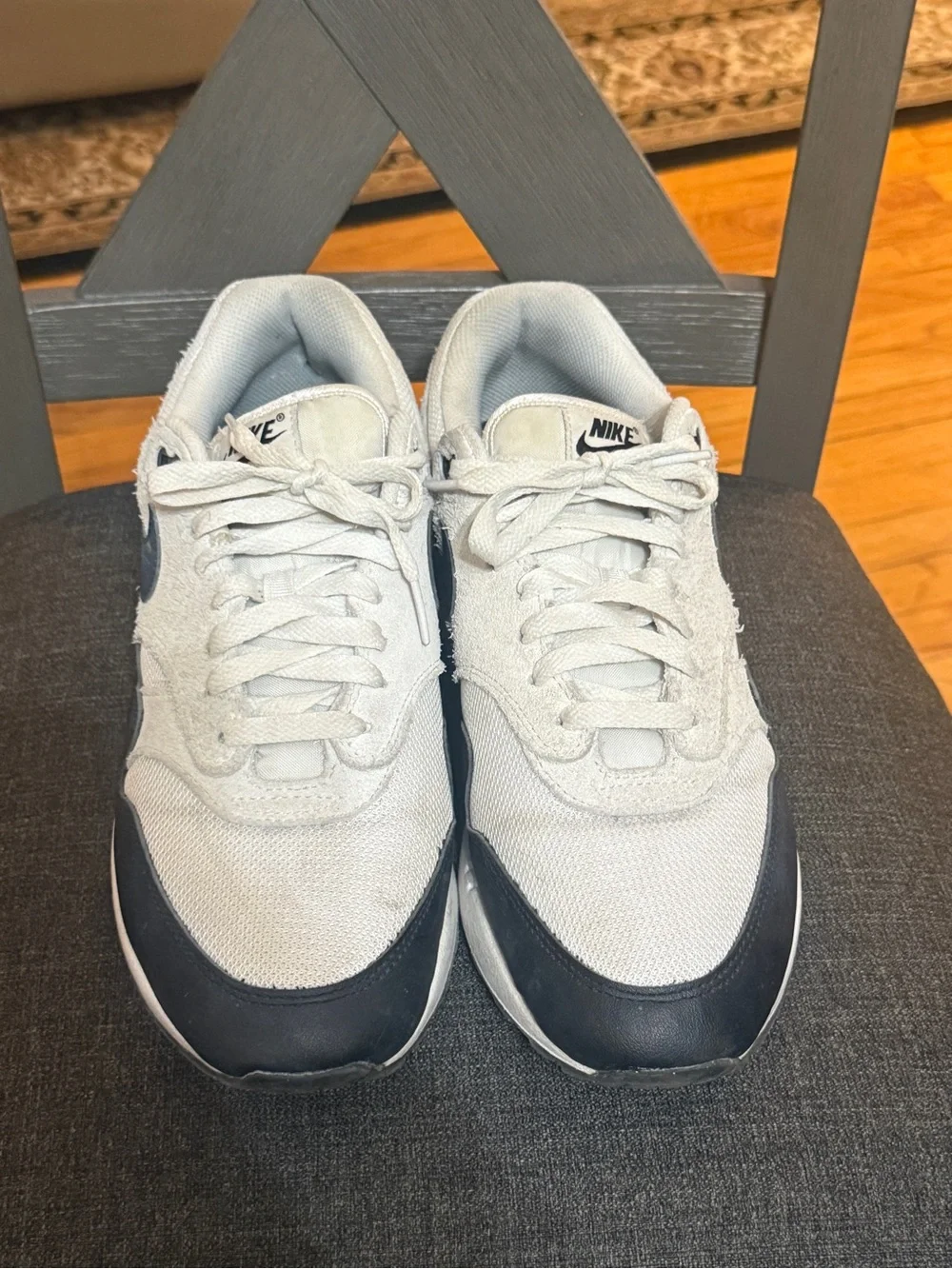 Nike Men’s Low-Top Sneakers in Cream and Navy